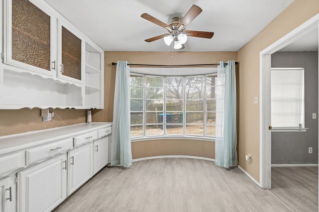 1904 Bay Oaks Court, Fort Worth, TX 76112