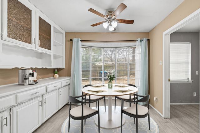 1904 Bay Oaks Court, Fort Worth, TX 76112