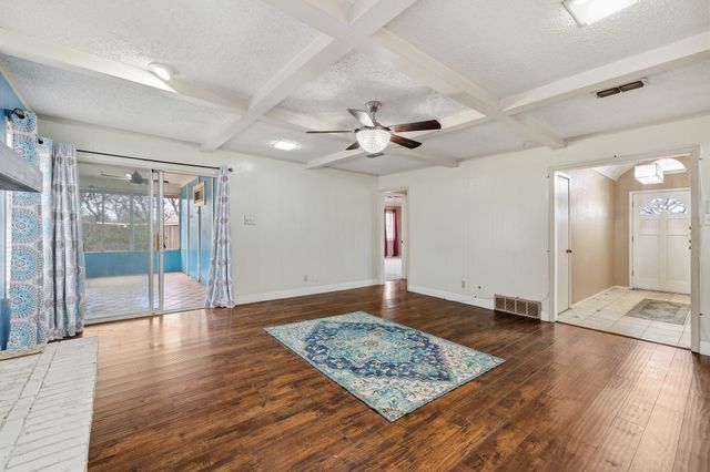 1904 Bay Oaks Court, Fort Worth, TX 76112