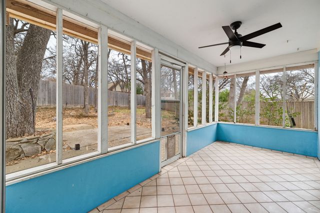 1904 Bay Oaks Court, Fort Worth, TX 76112