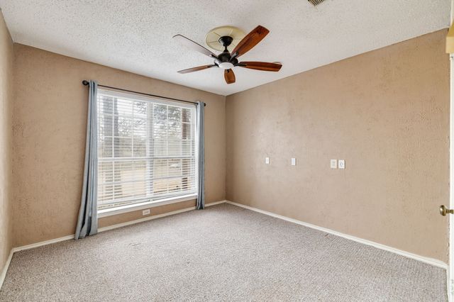 1904 Bay Oaks Court, Fort Worth, TX 76112