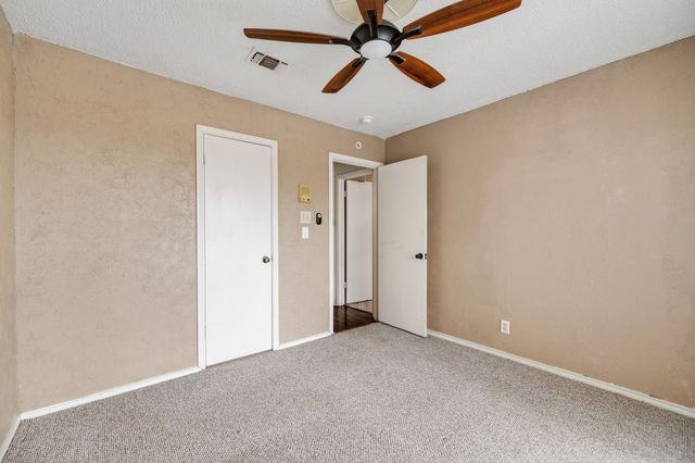 1904 Bay Oaks Court, Fort Worth, TX 76112