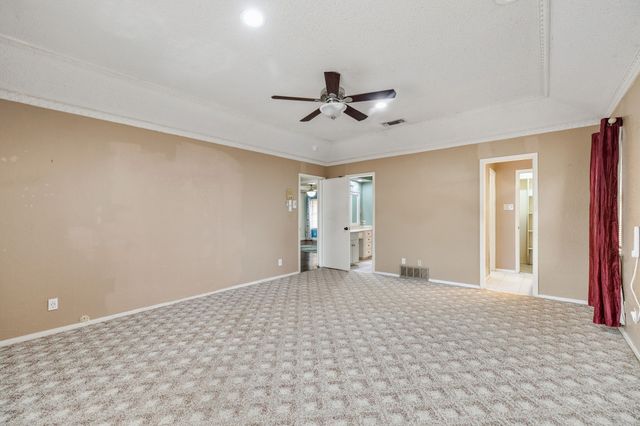 1904 Bay Oaks Court, Fort Worth, TX 76112