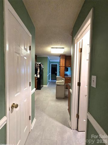 121 Country Creek Drive, Kings Mountain, NC 28086