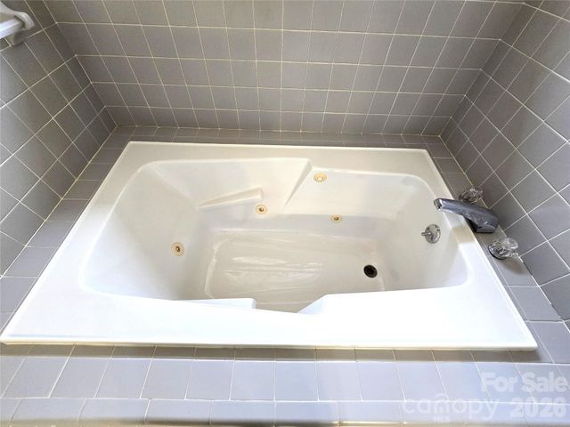 121 Country Creek Drive, Kings Mountain, NC 28086