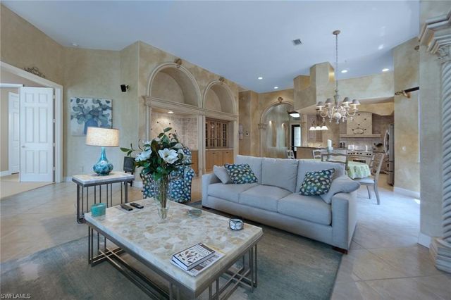 4248 Kensington High ST, Naples, FL 34105