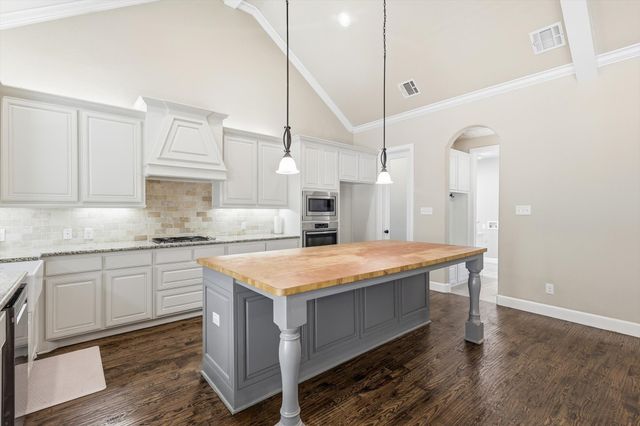 6901 Golf Green Drive, Arlington, TX 76001