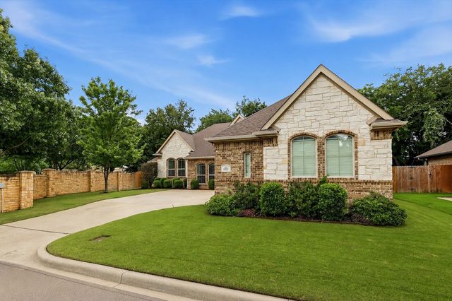 6901 Golf Green Drive, Arlington, TX 76001
