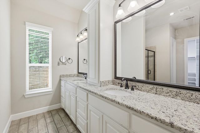 6901 Golf Green Drive, Arlington, TX 76001