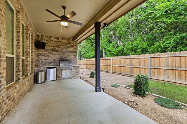 6901 Golf Green Drive, Arlington, TX 76001
