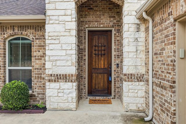 6901 Golf Green Drive, Arlington, TX 76001