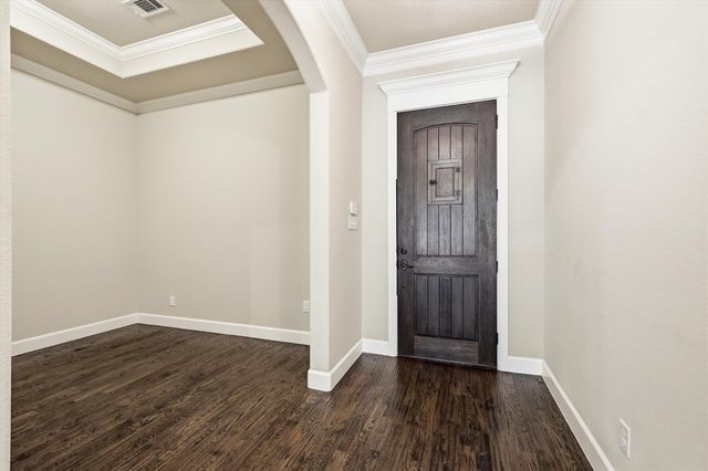 6901 Golf Green Drive, Arlington, TX 76001