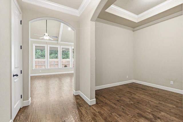 6901 Golf Green Drive, Arlington, TX 76001