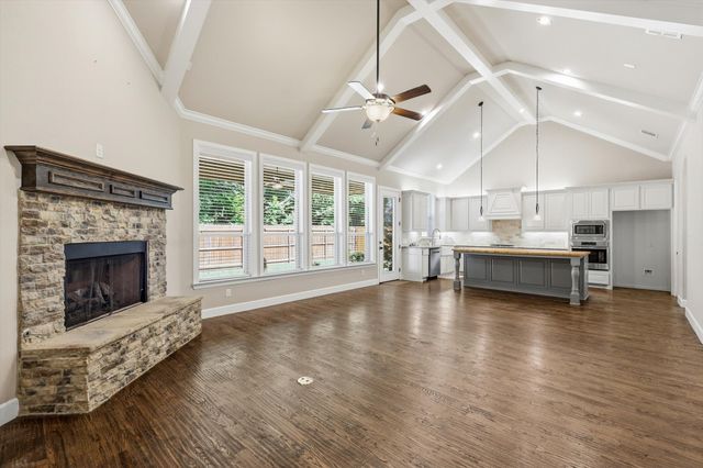 6901 Golf Green Drive, Arlington, TX 76001