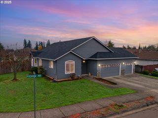 15083 PERSIMMON Way, Oregon City, OR 97045