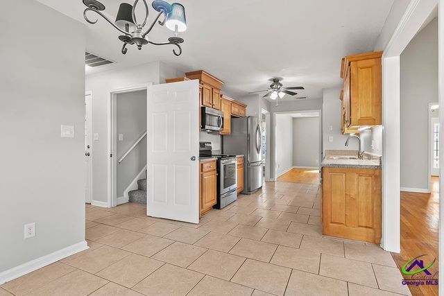 209 Grove Lane, Kathleen, GA 31047