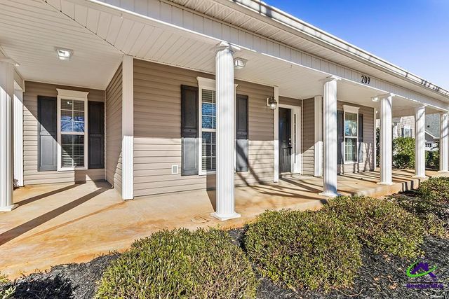 209 Grove Lane, Kathleen, GA 31047