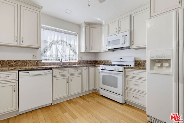 5339 Coldwater Canyon Avenue B, Los Angeles, CA 91401