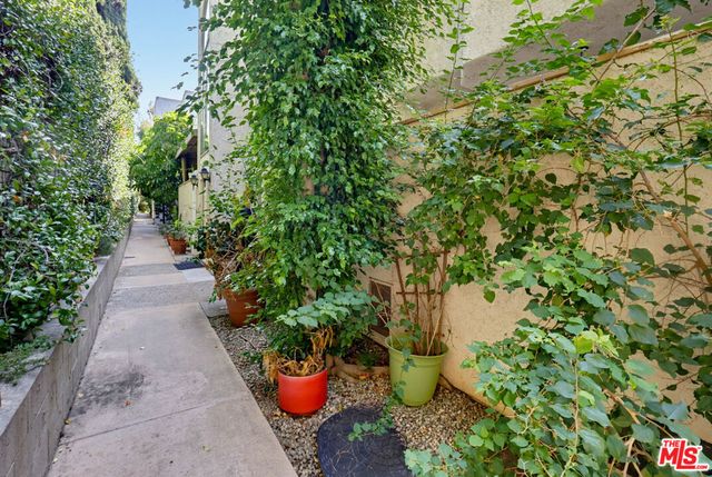 5339 Coldwater Canyon Avenue B, Los Angeles, CA 91401