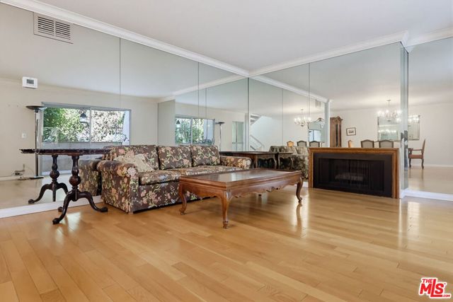 5339 Coldwater Canyon Avenue B, Los Angeles, CA 91401