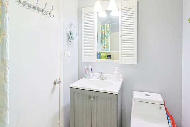 372 Nancy Lane, Wheeling, IL 60090