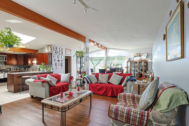 372 Nancy Lane, Wheeling, IL 60090