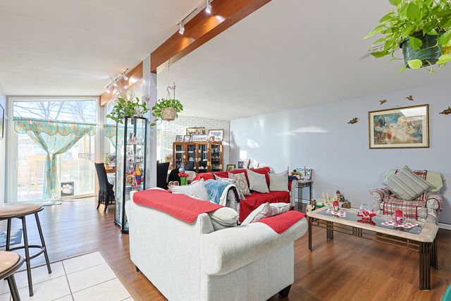 372 Nancy Lane, Wheeling, IL 60090