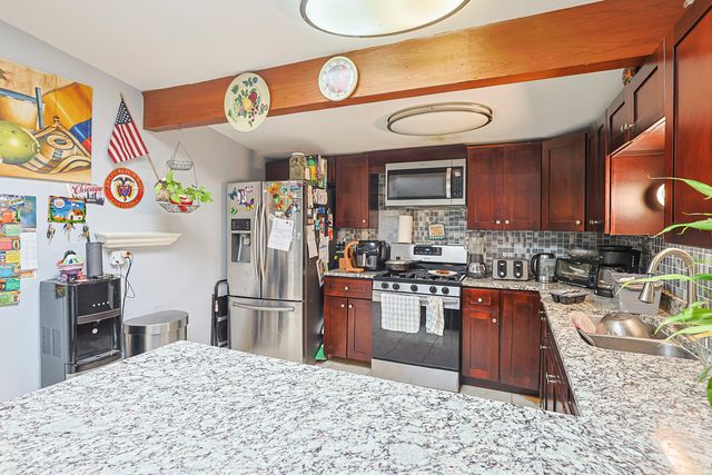 372 Nancy Lane, Wheeling, IL 60090