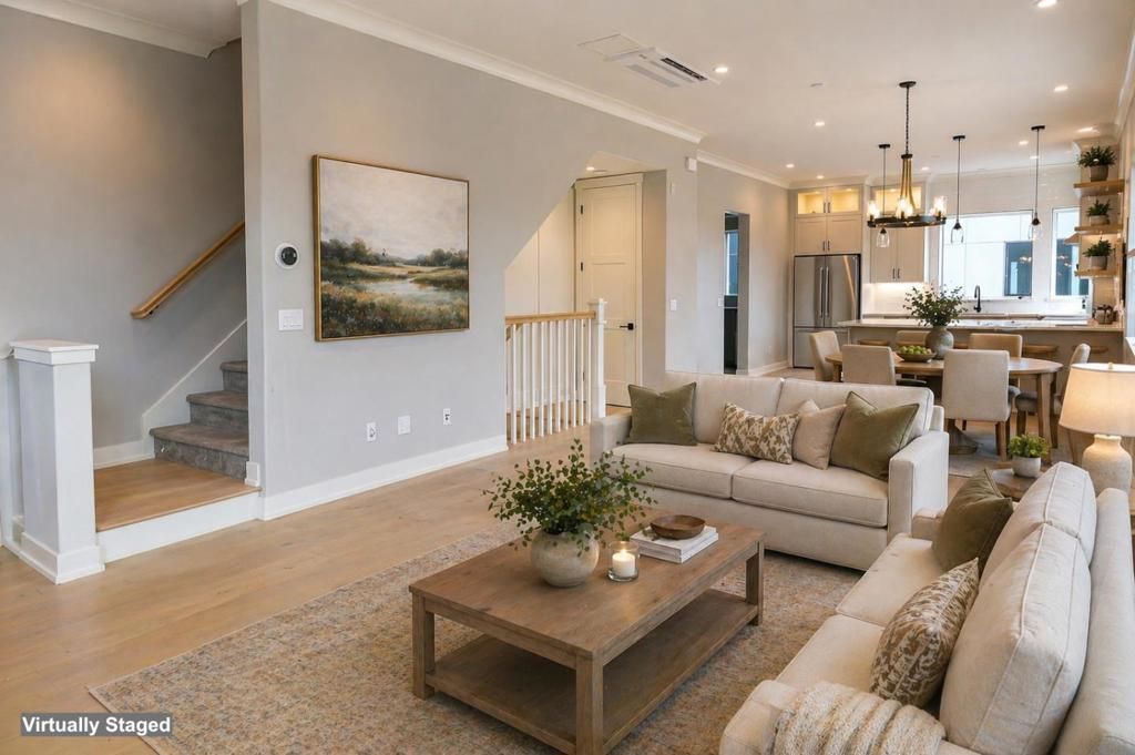 Image 5 of property listing at 100 Koa Court, Palo Alto, CA 94306