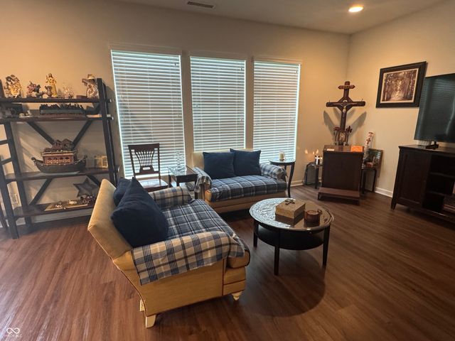 4047 N Oval Lane, Greenwood, IN 46142