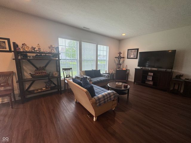 4047 N Oval Lane, Greenwood, IN 46142