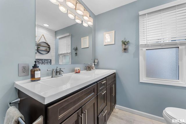 1406 26TH Street, Bettendorf, IA 52722