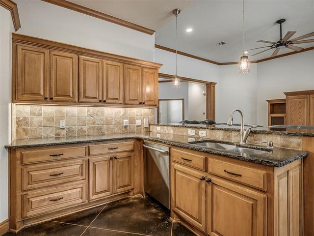 2805 NE Edmond Road, Piedmont, OK 73078