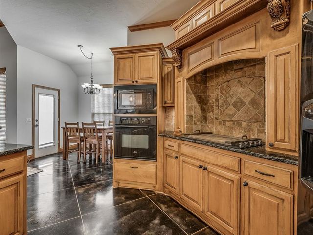 2805 NE Edmond Road, Piedmont, OK 73078