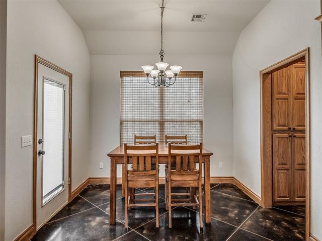 2805 NE Edmond Road, Piedmont, OK 73078