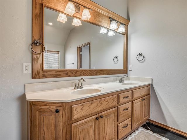 2805 NE Edmond Road, Piedmont, OK 73078