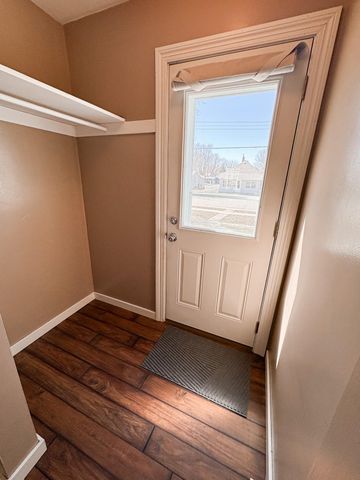 325 Lake Avenue S, Paynesville, MN 56362