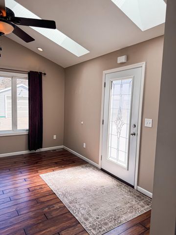 325 Lake Avenue S, Paynesville, MN 56362