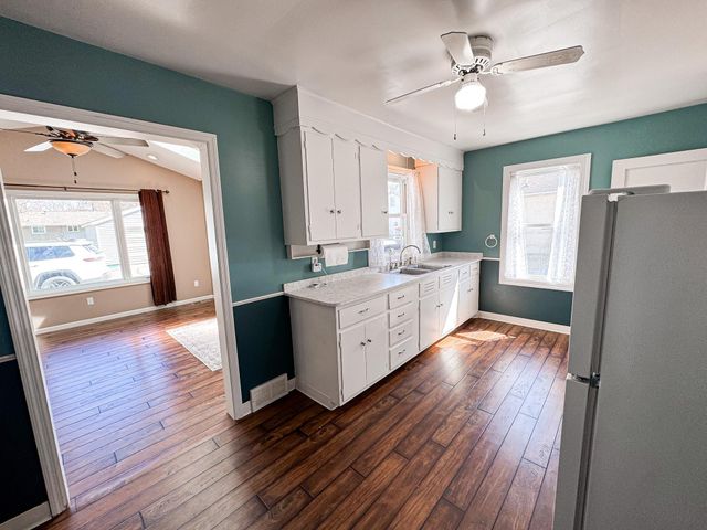 325 Lake Avenue S, Paynesville, MN 56362