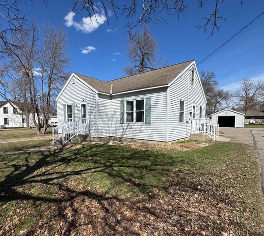 325 Lake Avenue S, Paynesville, MN 56362