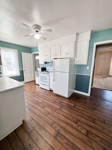 325 Lake Avenue S, Paynesville, MN 56362