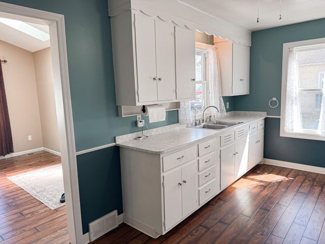 325 Lake Avenue S, Paynesville, MN 56362