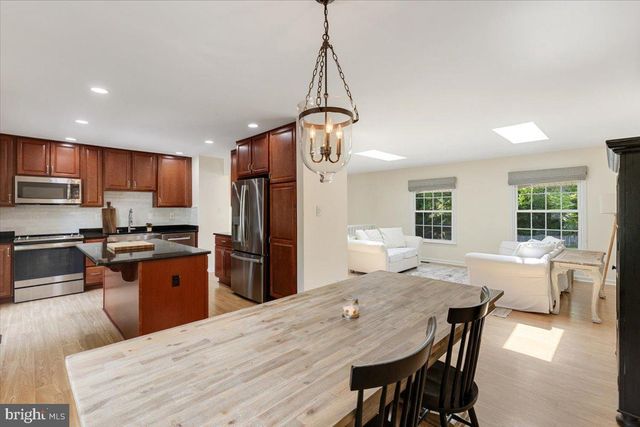 7001 SPUR RD, Springfield, VA 22153