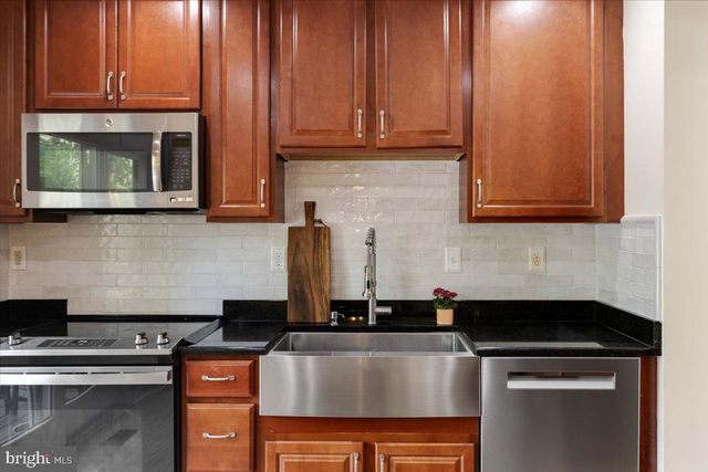 7001 SPUR RD, Springfield, VA 22153