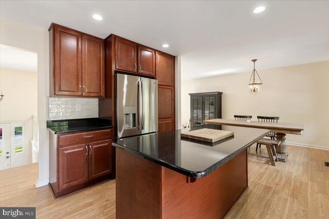 7001 SPUR RD, Springfield, VA 22153