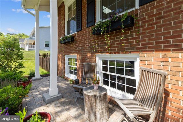 7001 SPUR RD, Springfield, VA 22153