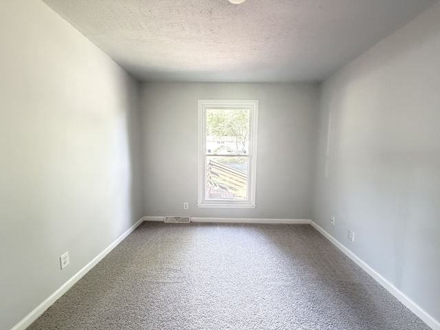 402 Jordan Rd, Clarksville, TN 37042