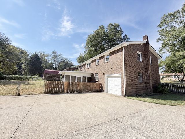 402 Jordan Rd, Clarksville, TN 37042