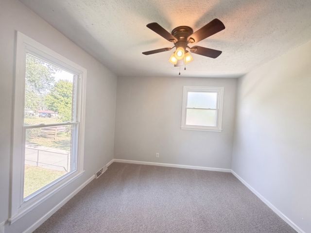 402 Jordan Rd, Clarksville, TN 37042