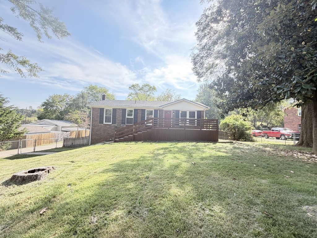 402 Jordan Rd, Clarksville, TN 37042